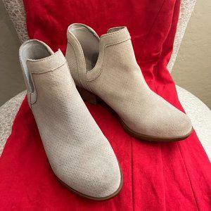 Sorel-Lolla Cut-Out Ankle Bootie-Soft Taupe-Size 9-Gently Used